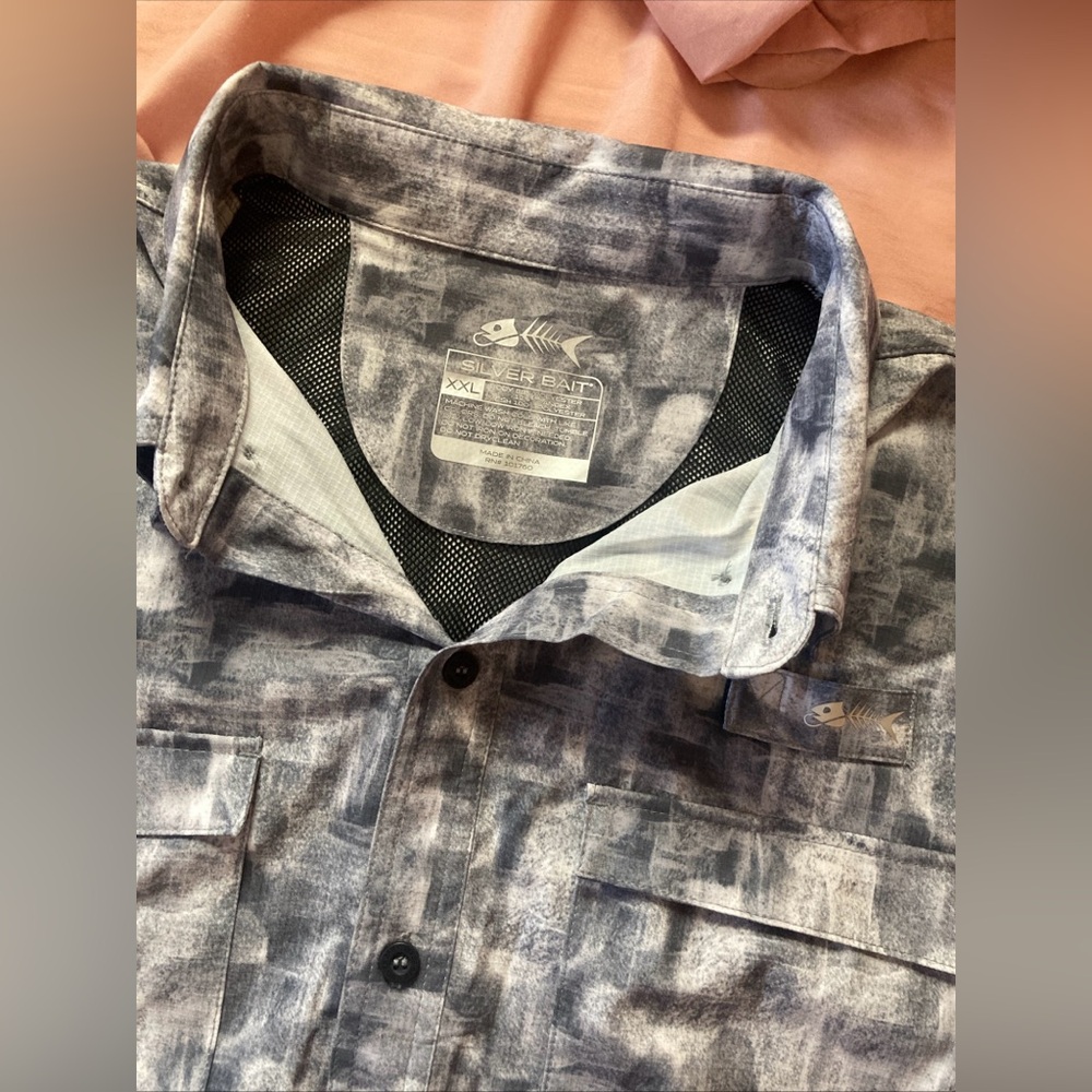 Mens Silver Bait XXL Fishing Shirt Vented Mesh Button Up Logo